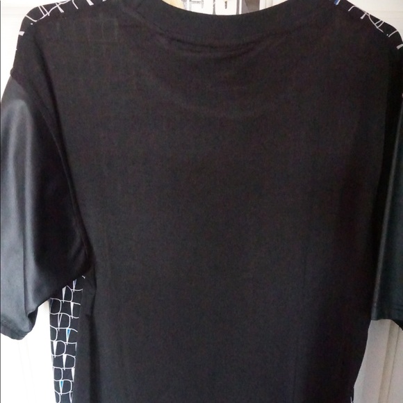 Akademiks dry fit/polyester sleeves t shirt - Picture 2 of 5